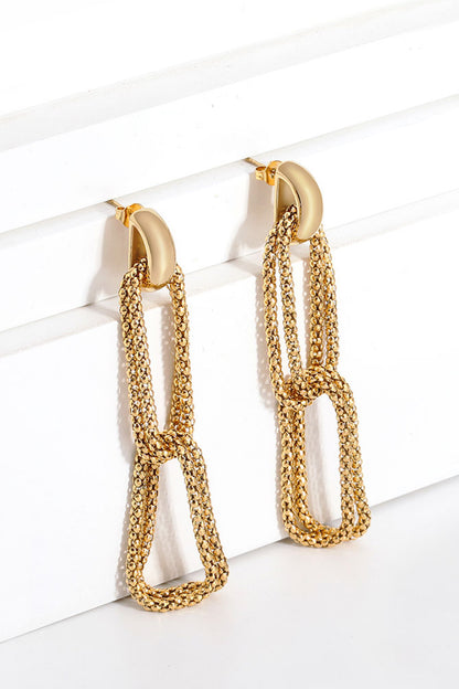 Crushing D-Shaped Drop Earrings