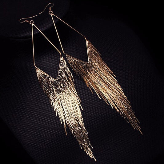 Oh So Chic Charming Drop Earrings