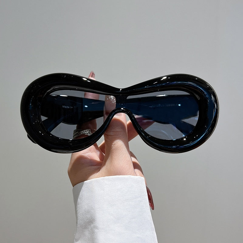 Dramatic Retro Oval Sunglasses